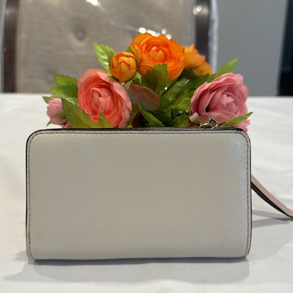 Authentic Marc Jacob’s compact wallet - Picture 2 of 13